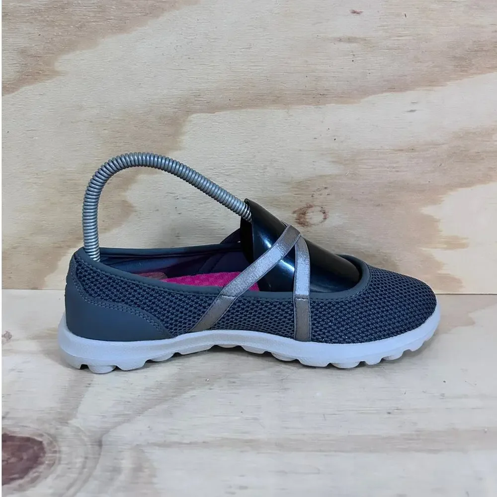Skechers - Goga Mat - Sneakers - Gray - Women's - 6 - SN 13811